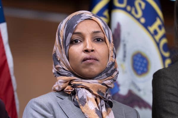 Ilhan Omar被联邦政府指控... ？ card icon